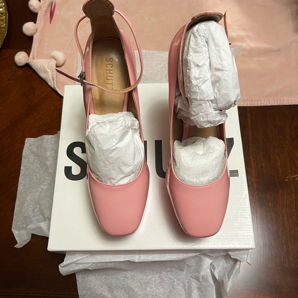 Brand new shoes. Schutz, shiny Renee Platform Pumps - Picture 5 of 9